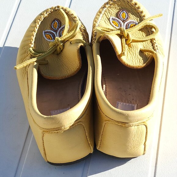 Manitobah Women's Kayak Moccasin Shoes 4024728 Women's Size 9 YELLOW - Picture 9 of 10